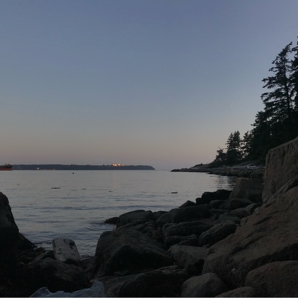 Meet your Posher, Sarah - Picture 3 of 5